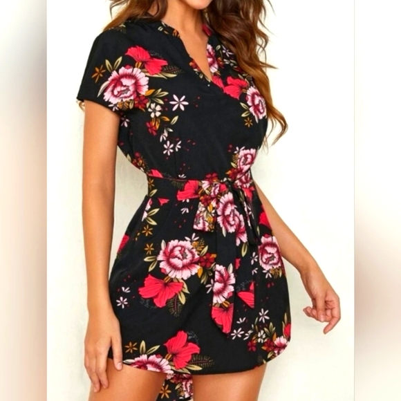 Private Label Dresses & Skirts - [NWT] Women's Floral print high-low belted dress